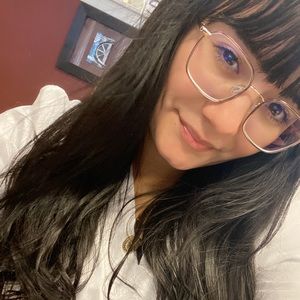 Meet your Posher, Ashley